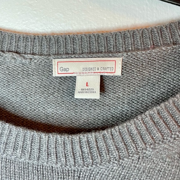 Gap Grey sweater with white polka dots Large - Picture 4 of 11